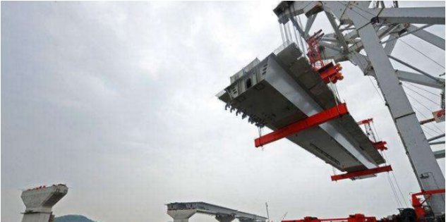  全长@越南花40亿请日本建跨海大桥，全长15公里，完成94%时桥却