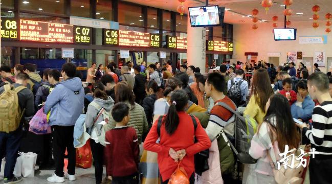 春运返程高峰到来