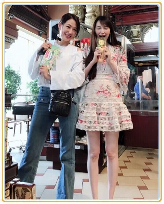 同穿镂空裙,40岁吴佩慈不敌28岁李沁,网友:果然年轻就是资本!