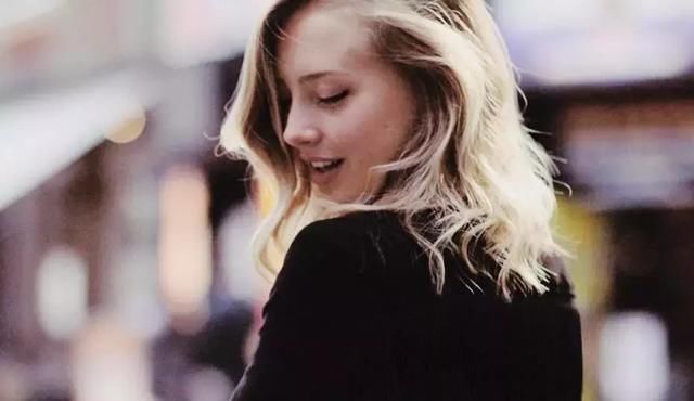 初代博主，最爱的还是她-换季穿衣没灵感?从她身上能找到!