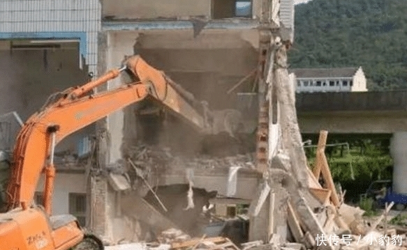  【明年】明年起, 农民每户有15万建房补助款, 领取自愿, 村干部