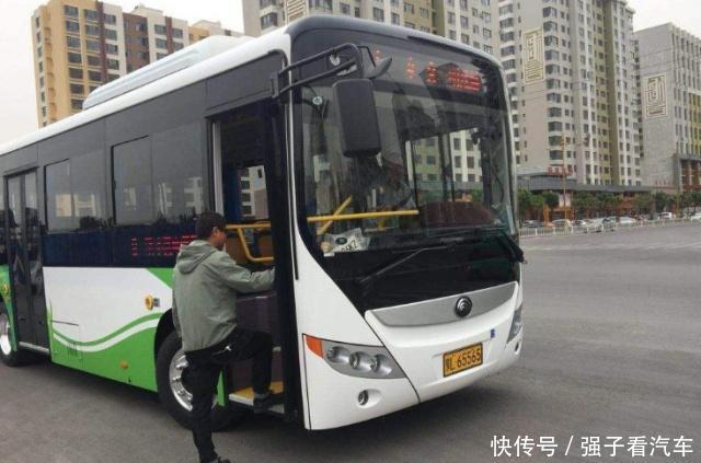 公交车从早运转到晚，一块钱的车费挣钱吗？真相其实很简单