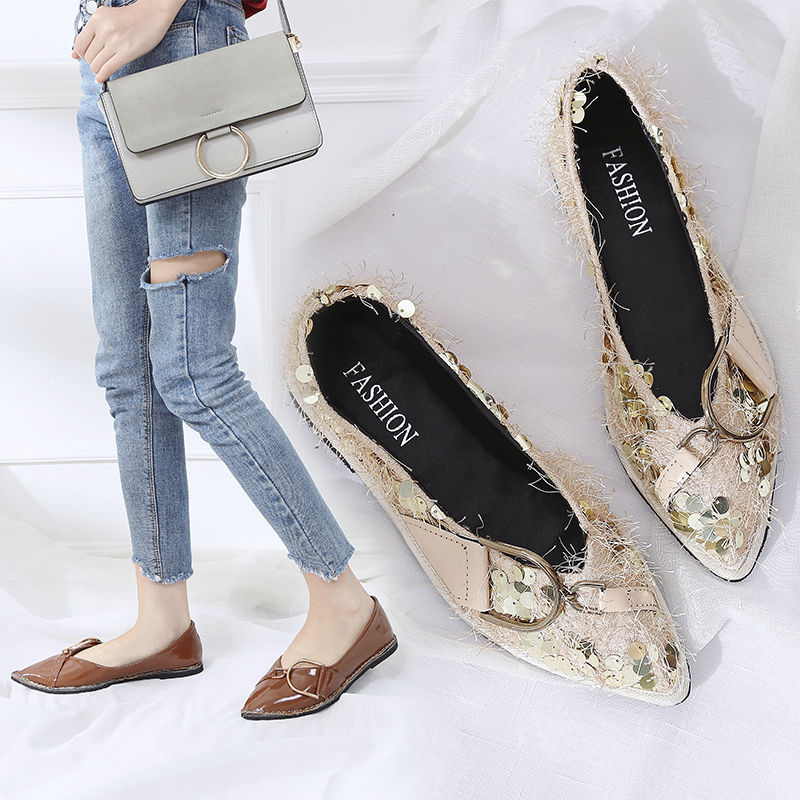 不得了，今年入秋流行穿“瓢鞋”，精致百搭，让你的玉足更迷人