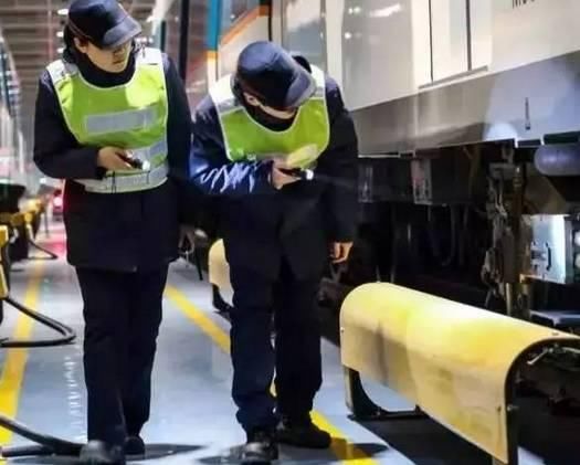 地铁是如何“掉头”的？为啥夜间不运行？今天都给您讲明白