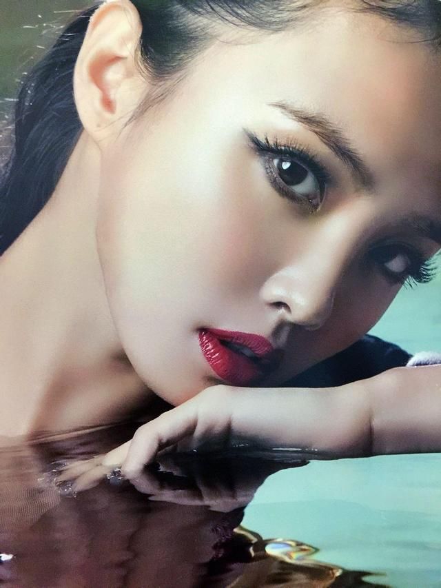 38岁蔡依林再走性感路线，妩媚而不失端庄说的就是她