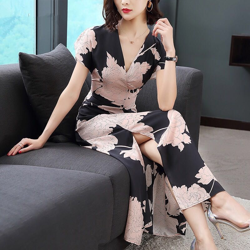 45岁妈妈身穿这些连衣裙，配上高跟鞋，比20岁小姑娘还显气质