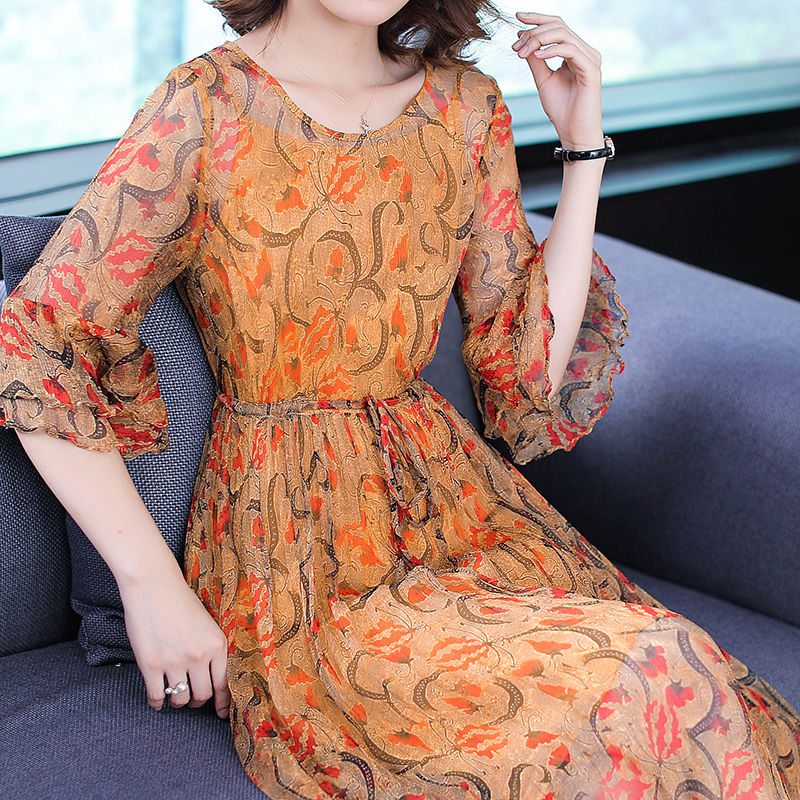 45岁老婆真有眼光，刚买回来的几款连衣裙，高贵优雅显气质，美