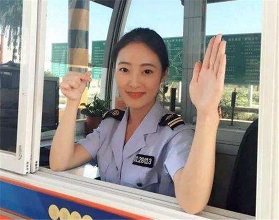 高速公路的收费员月薪3000元左右，为何很多人抢着去做？