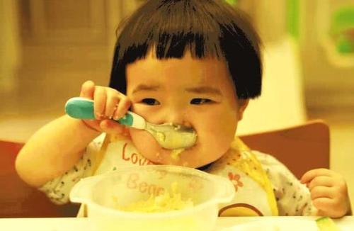 宝宝2岁以内,2种辅食别喂,常喝一粥是王道,养