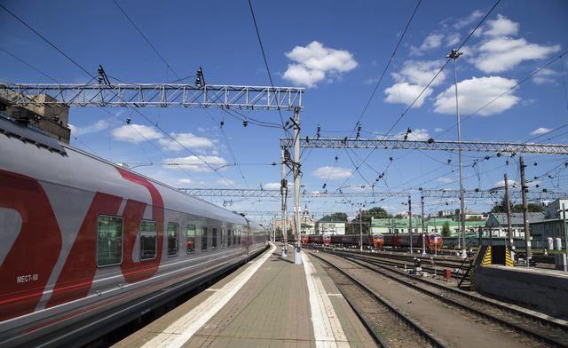  【一条】中国对外的修建的三条高铁，有一条却被迫停止，你知道