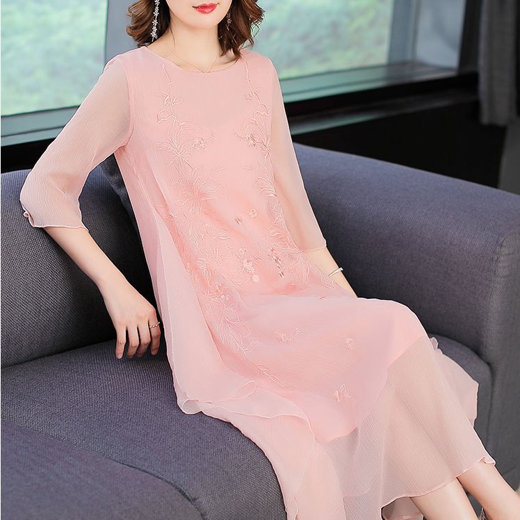 有一种美叫“旗袍”，立秋已到，42岁老婆穿旗袍，简直美若天仙