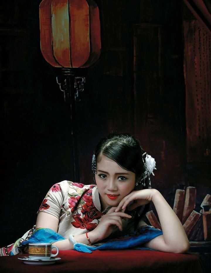 人像摄影：闺房娇花，清秀旗袍
