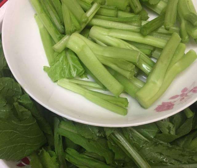  #潮汕#潮汕春菜豆酱煲排骨，香滑入味做法简单