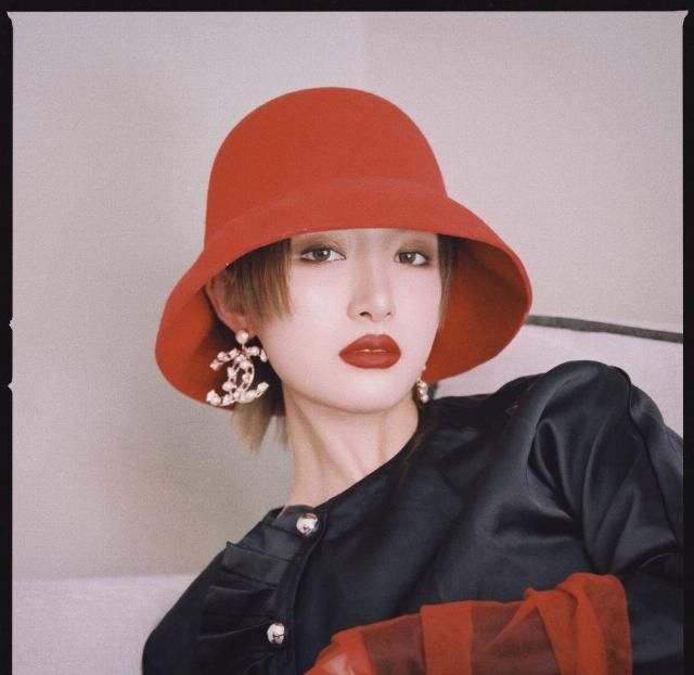  #搭来#4月气质女神穿搭来袭！时髦洋气显气质，优雅精致尽显女人味