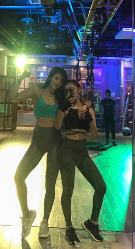 身高180健身网红紧身裤大秀好身材，这身材太有爆发力了！