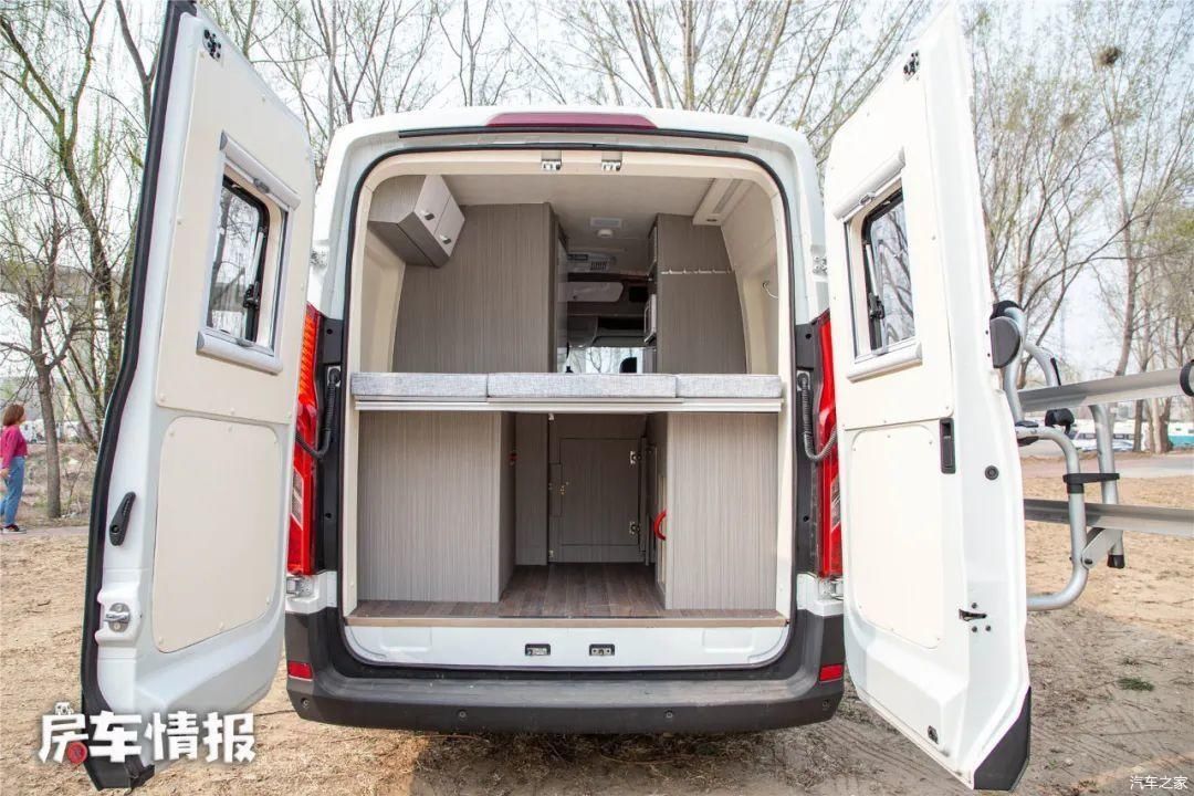  『汽车』开房车旅行担心没电？这款V90房车能用汽车充电桩，电器随便用