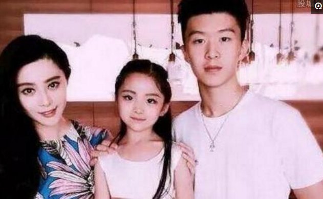 范冰冰全家福曝光，当年的“私生子”谣言不攻自破