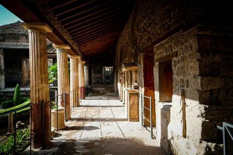 庞贝古城最大公共浴室遗址对外开放