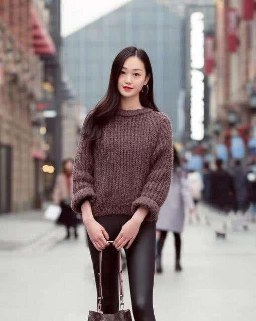  [半身裙]毛衣的4种好看穿搭,温柔又舒适,美丽一整个春天