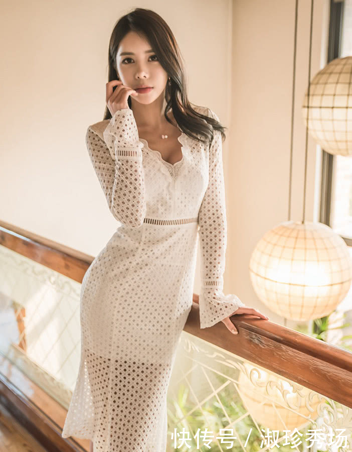  #布料#白色蜂蛹纹理裙穿搭，裙尾薄纱布料的装饰，精致典雅