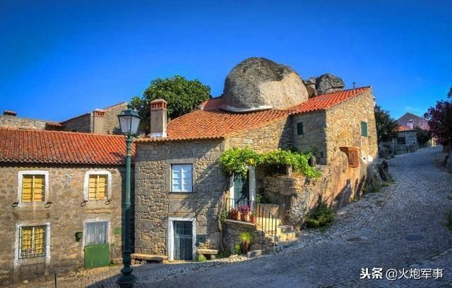 这个国家拿巨石当屋顶!一块石头200吨竟从未砸死过居民