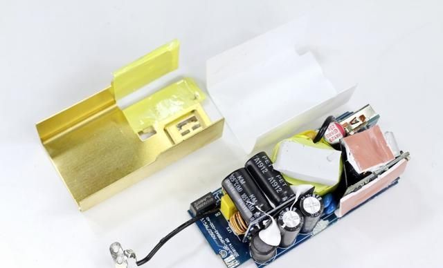 『倍思65W氮化镓』拆解报告：Baseus倍思65W 2C1A GaN氮化镓充电器BS-C915