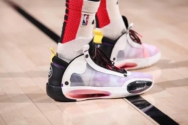 『球鞋』NBA球员上脚:安东尼这赛季的球鞋,还有签名鞋和中国新年配色!
