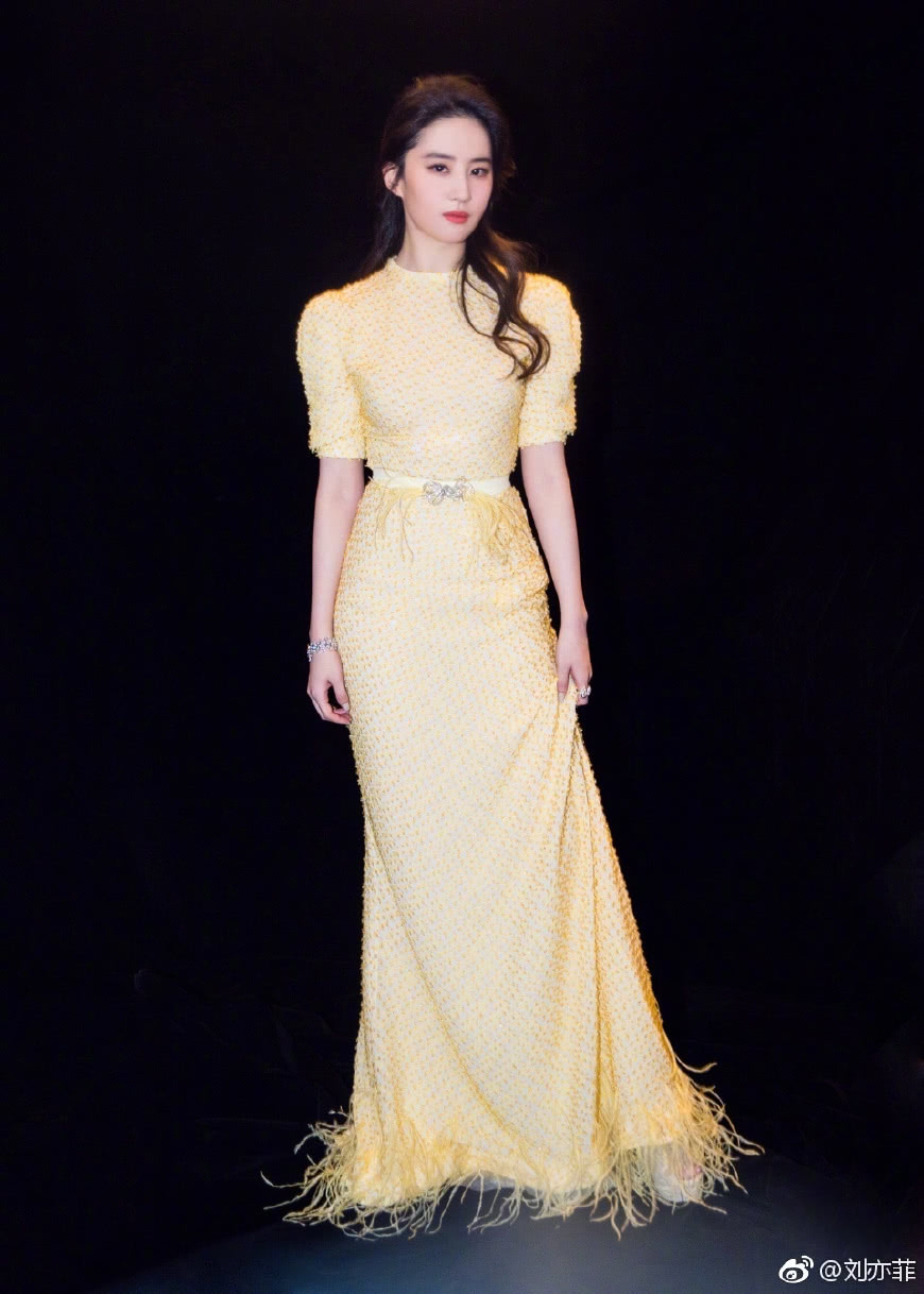 31岁的刘亦菲厉害了！瘦了20斤不止，网友：“神仙姐姐”又回来了