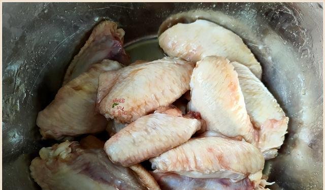 「别总」别总给孩子吃可乐鸡翅了,换种新吃法,少油低糖,健康美味又解腻