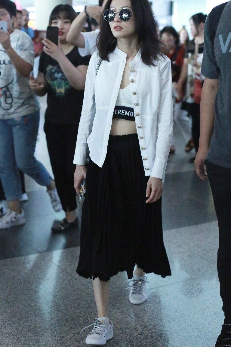 张韶涵也会72变？演唱会造型，惊呆了我的双眼！