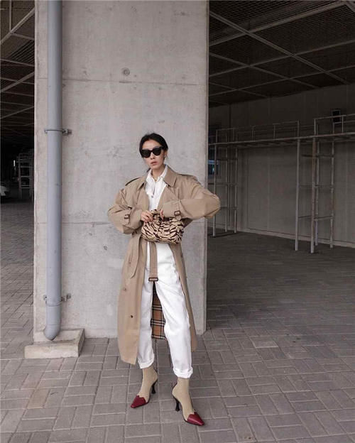『女人』女人40以后,如果不差钱的话,春天建议买这5种外套,时髦又减龄
