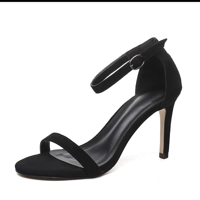 微胖女人穿这样的高跟鞋才有气质