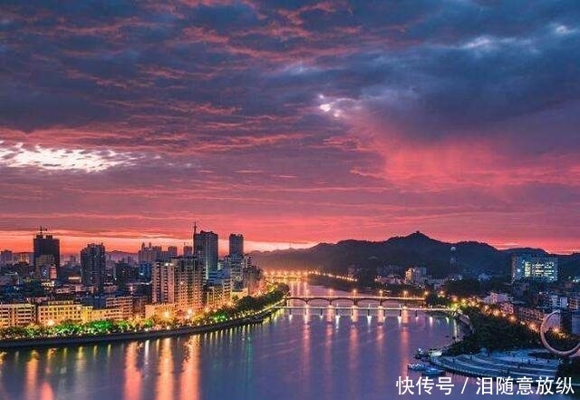 江西这个城市发达了, 有望成为高铁枢纽, 每天停靠列车比省会还多