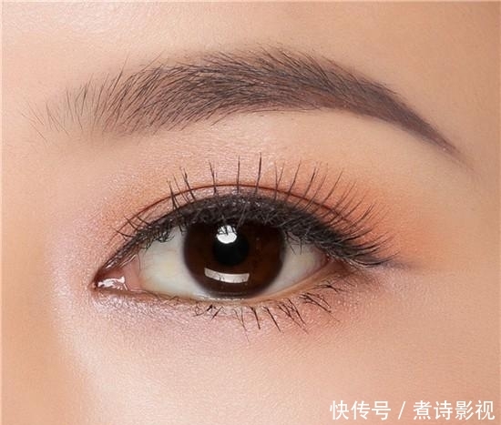  [光环]自信眼妆来一个，美丽光环很耀眼呢！