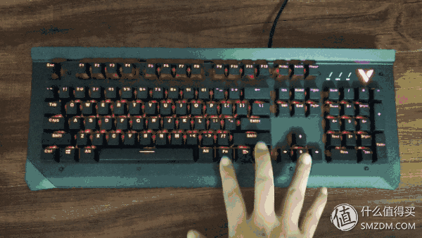 键盘脏了怎么办?拿去冲冲水!RAPOO 雷柏 V750防水背光机械键盘体验