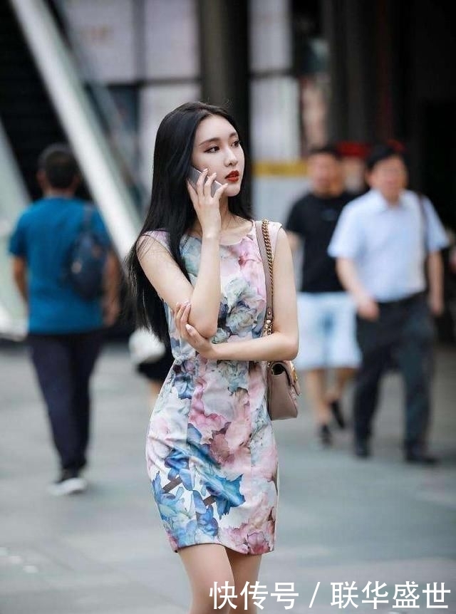  [肤白]街拍：肤白貌美大长腿的各色美女，点燃夏日街头激情