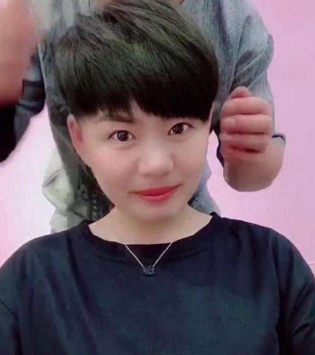 女子因长得丑遭人嫌弃, 换新发型后, 回到家连老公都没认出来!