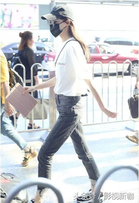唐嫣1米72,穿牛仔裤大长腿吸睛,网友:看腿得占1米5!