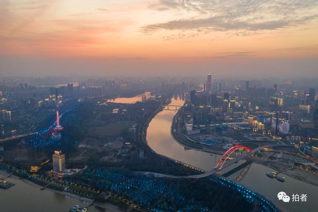  【摄影记者】一位摄影记者的65天武汉记忆：7万张照片，读懂这座城