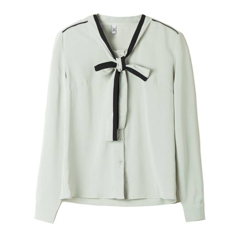 女人出门也别穿裤衩，瞧:这些女人，一个比一个美得腻人