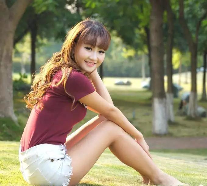 热裤穿出魅力迷人, 风景不简单