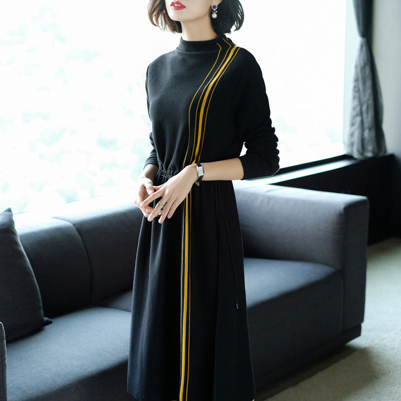 秋高气爽的时节，要穿的浪漫又保暖，这款裙子搭配高跟鞋超时尚