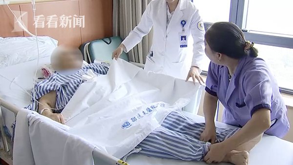 肚脐眼上长小包十几年成香瓜 大妈差点送了性