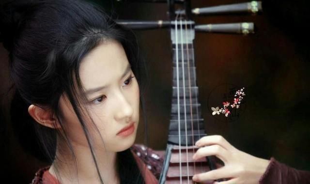 很少有女生敢直接露出额头，只有刘亦菲这样的女生才敢这么做！