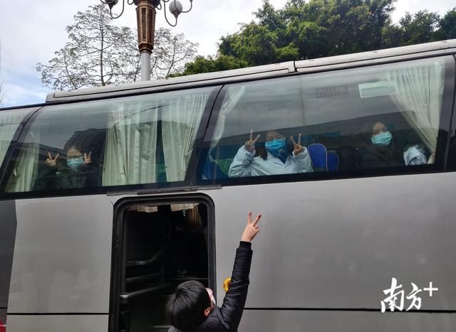  【出征】刚刚！韶关第一批援助湖北医疗队正式出征