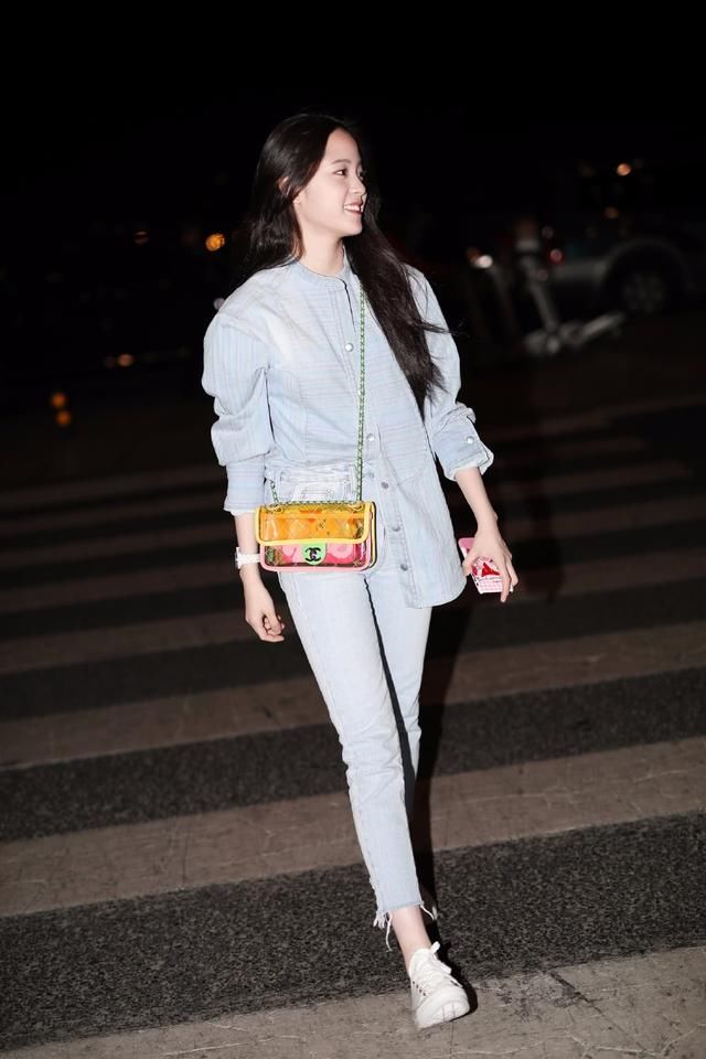 欧阳娜娜真拼接亮了！网友：只想看下半身