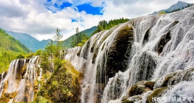 九寨沟国庆或“回归”，震后2年最新航拍照美炸了