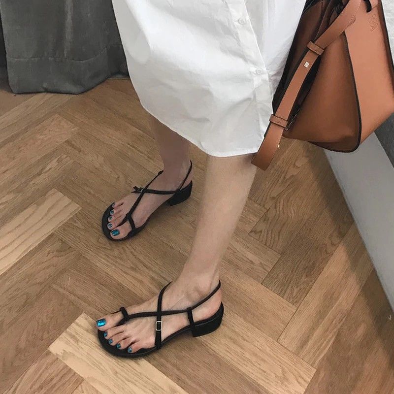 只有女生才会懂的凉鞋，穿着很舒服