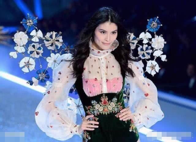 你知道维密模特穿过的内衣是怎么处理的吗?网友:还有这种操作?