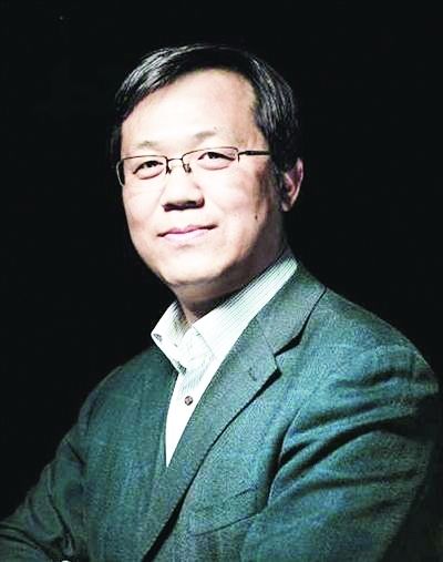 卓伟又爆猛料!说某刘姓明星同侍父子俩，刘涛惨遭躺枪?